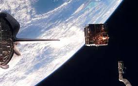 the Hubble Space Telescope - via Daymix