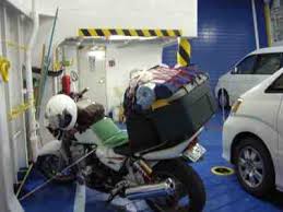 フェリーでバイクが拘束プレイを