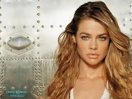 Image Denise Richards Likes to Sleep Picture