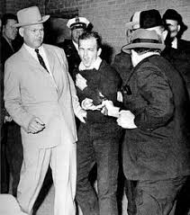 shoots Lee Harvey Oswald - via Daymix