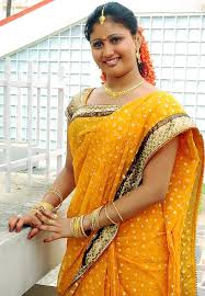 Amrutha-valli in Saree9