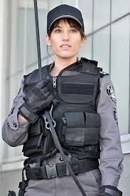 Amy Jo Johnson Picture 3