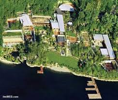 Bill Gates House - via Daymix