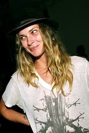 Image <b>Erin Wasson</b> Has a Clothing Picture