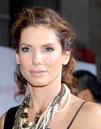 Sandra Bullock - via Daymix