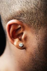 Mens earrings are the first - via Daymix