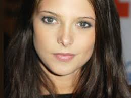 Ashley Greene - via Daymix