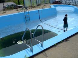 Pool-scum 17 Jul, 2006