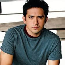 Dennis Trillo rushed to