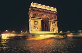 City breaks to Paris - via Daymix