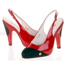 of A Mom in Red High Heels - via Daymix