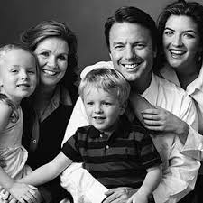 Edwards Family - via Daymix