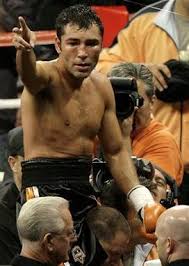 Image <b>Oscar De La Hoya</b> Quits Boxing Picture