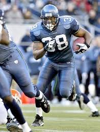 Longtime Seahawk Mack Strong