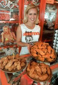 to Hooters because Vincci - via Daymix