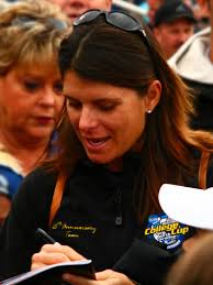 Image File:<b>Mia Hamm</b> autograph.jpg Picture