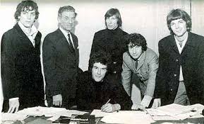Image <b>Pink Floyd</b> sign a record deal Picture