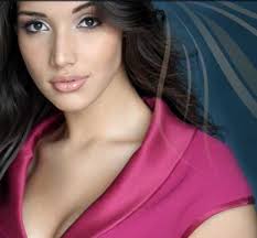 AMELIA VEGA - via Daymix