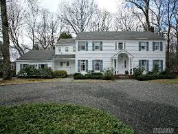  are selling their house.