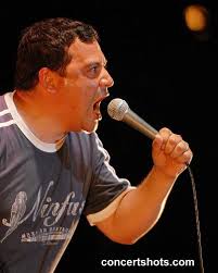 Carlos Mencia: - via Daymix
