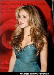 Shakira at "An Evening Of - via Daymix