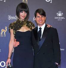 Katie Holmes' haircut. - via Daymix