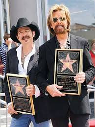 Photo Gallery: <b>Brooks</b> and <b>Dunn</b> Get Their