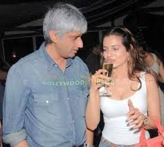 TN12862_Vikram-Bhatt-<b>Amisha</b>-<b>Patel</b>.jpg