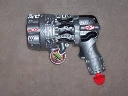 Hot Glue Gun, hot glue - via Daymix