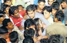 Real life molestation caught - via Daymix