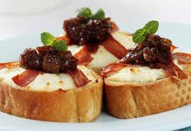 hot goats' cheese crostini
