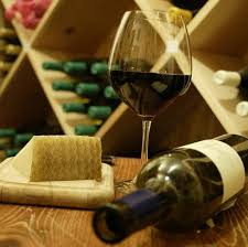 33 Wine Shop and Tasting Bar - via Daymix