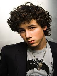 Currently Dating NICK JONAS - via Daymix