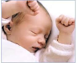 between the baby and the - via Daymix