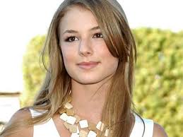 Emily Vancamp wallpaper