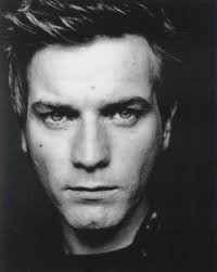Photo Gallery: <b>Ewan McGregor</b> taking script