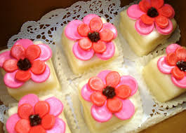 <b>petit four</b> blossoms