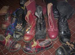 de chaussures Doc Martens. - via Daymix