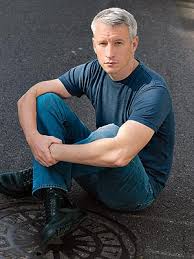 Image <b>Anderson Cooper</b> | Newsroom Magazine Picture