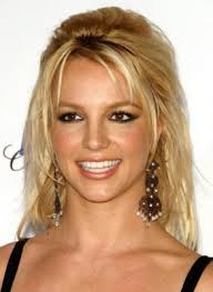 Hair style shown below - via Daymix
