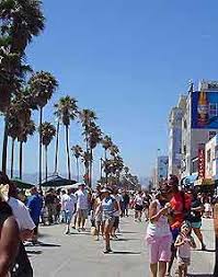 Los Angeles' districts each - via Daymix