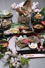 食事も温かい料理は温かく、