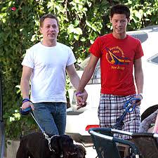      this picture of  T R Knight   and    