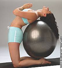 a ball: your knees should - via Daymix