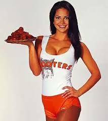 first Hooters - via Daymix