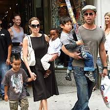 FAMILY OUTING photo | Angelina - via Daymix