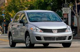 2009 Nissan Versa 1.6 Becomes - via Daymix