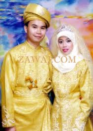 Traditional  Malay   wedding  costumes  