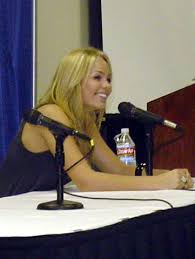 Laura Vandervoort Image <b>Laura< b> <b>Vandervoort< b> aronguy.jpg Picture 7