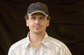 Dave Eggers 12:01pm - via Daymix